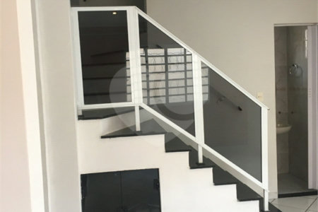 Sobrado à venda com 4 quartos, sendo 1 suíte, em Vila Rubens, Indaiatuba, SP