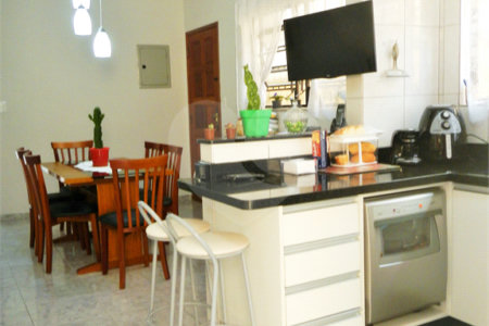 Sobrado à venda com 3 quartos, sendo 1 suíte, em Vila Brasilina, São Paulo, SP
