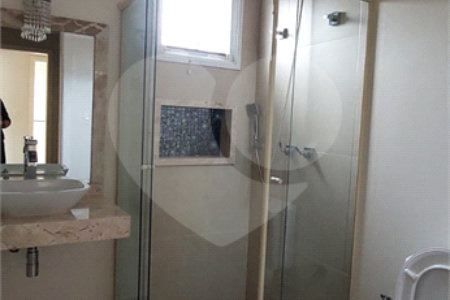 Casa à venda com 3 suítes no condomínio Figueira Garden, Atibaia - SP