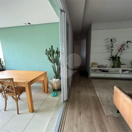 Apartamento à venda com 2 suítes em Condomínio Royal Park, São José dos Campos, SP