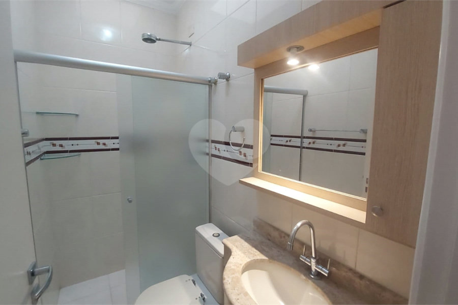 Casa para alugar com 3 quartos, sendo 1 suíte, no condomínio Santanna, São Paulo - SP