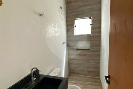 Casa à venda com 3 quartos, sendo 1 suíte, no condomínio Residencial Santa Martha, Bom Jesus dos Perdões - SP