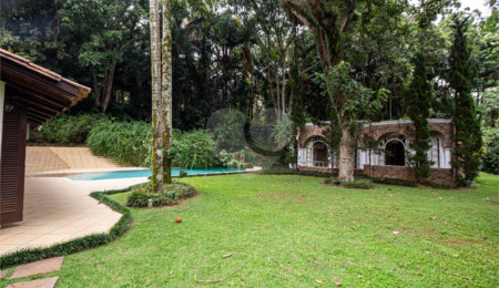 Casa à venda com 4 suítes no condomínio Chácara Flora, São Paulo - SP