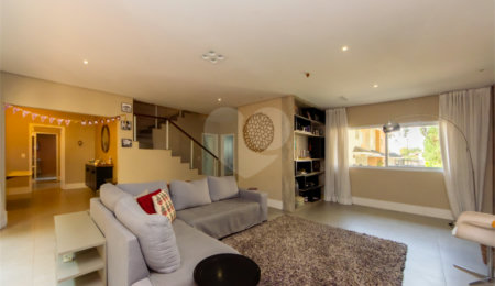 Casa à venda com 5 suítes no condomínio Solar dos Manacas, São Paulo - SP