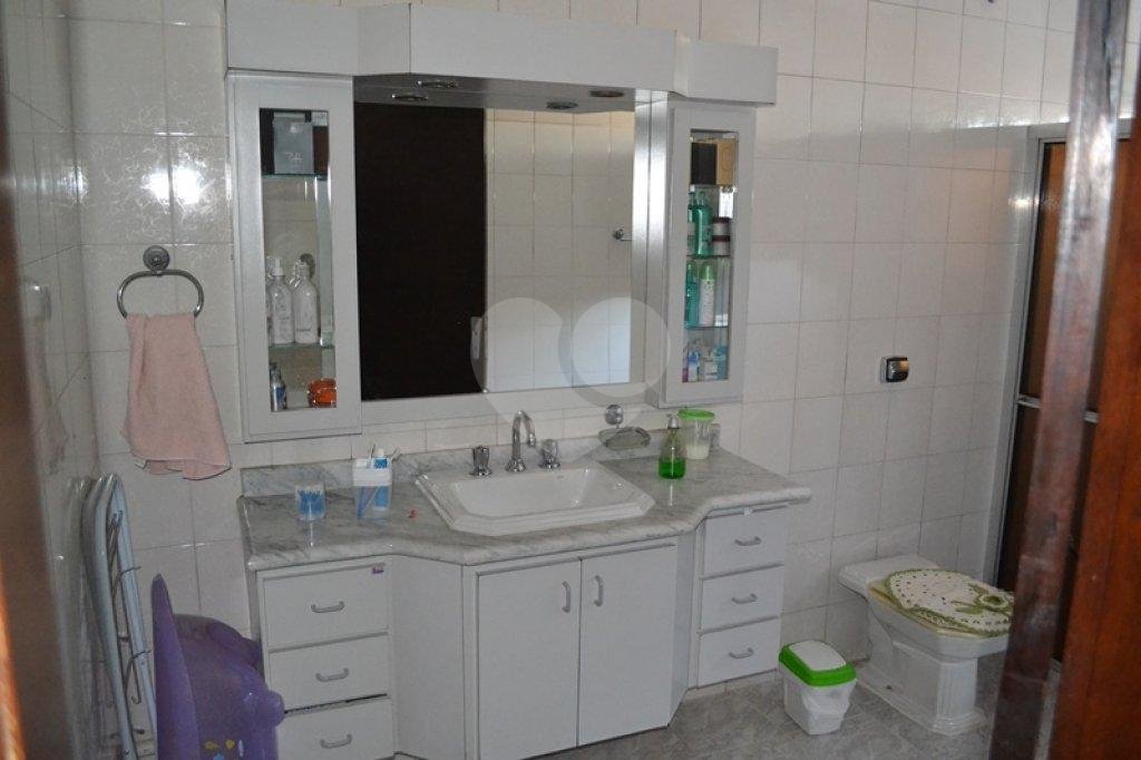 Sobrado à venda com 2 quartos em Vila Nivi, São Paulo, SP