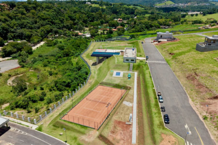 Casa térrea 3 dormitórios (3 suítes), espaço gourmet, piscina, 2 vagas garagem, condomínio fechado com ampla área lazer
