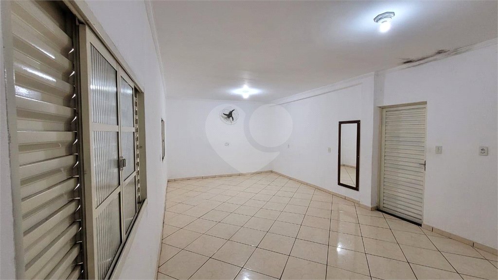 Chácara à venda com 4 quartos, sendo 1 suíte, em Área Rural de Salto, Salto, SP