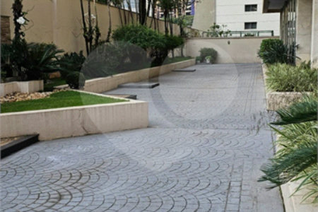 Apartamento à venda com 3 quartos, sendo 1 suíte, em Itaim Bibi, São Paulo, SP