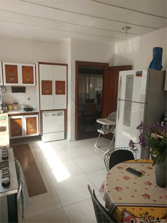 Casa à venda com 3 quartos, sendo 1 suíte,  em Jardim Leonor, São Paulo, SP