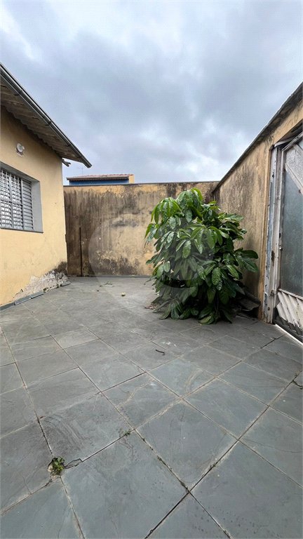 Casa Térrea à venda com 3 quartos em Jardim Dom José, São Paulo, SP