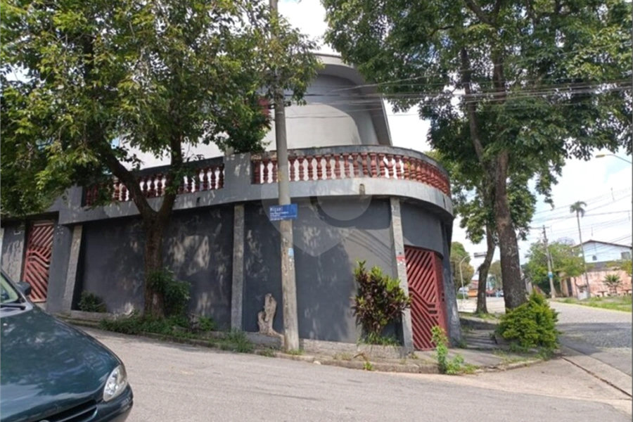 Sobrado à venda com 3 quartos em Vila Guarani, Santo André, SP