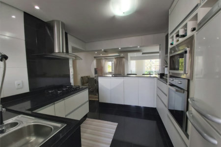 Apartamento à venda com 3 quartos, sendo 2 suítes, em Vila Andrade, São Paulo, SP