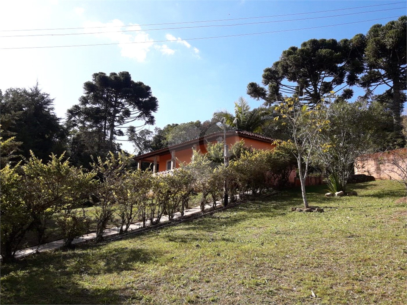 Chácara à venda com 8 quartos, sendo 3 suítes, no Centro, Toledo, MG