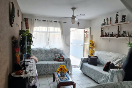 Casa à venda com 3 quartos em Jardim das Esmeraldas, São Paulo, SP