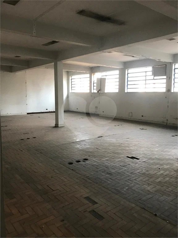 Sobrado à venda ou para alugar com 3 quartos em Vila Carrão, São Paulo, SP
