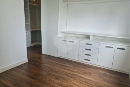 Apartamento à venda com 2 quartos, sendo 1 suíte, em Parque Reboucas, São Paulo, SP