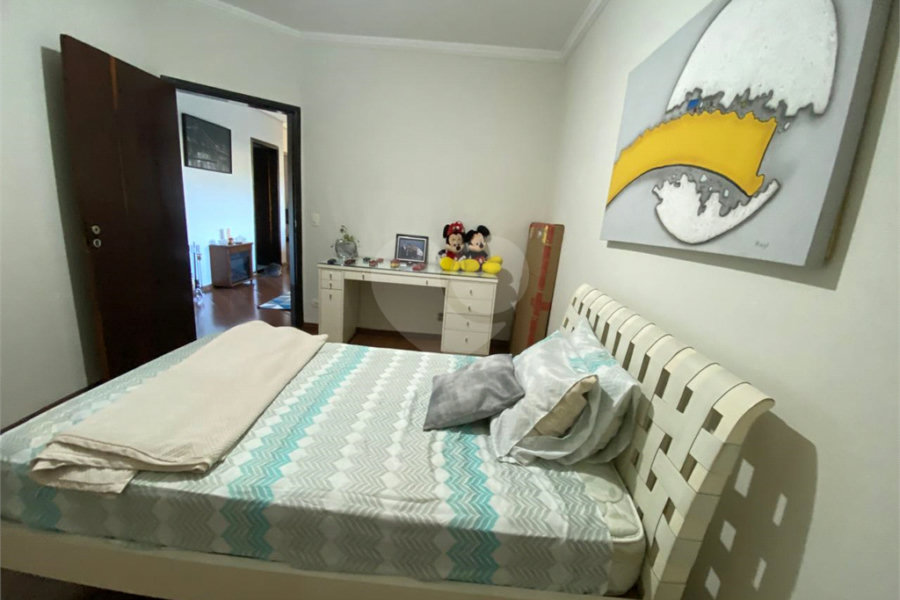 Sobrado à venda com 5 quartos, sendo 3 suítes, em Tremembé, São Paulo, SP