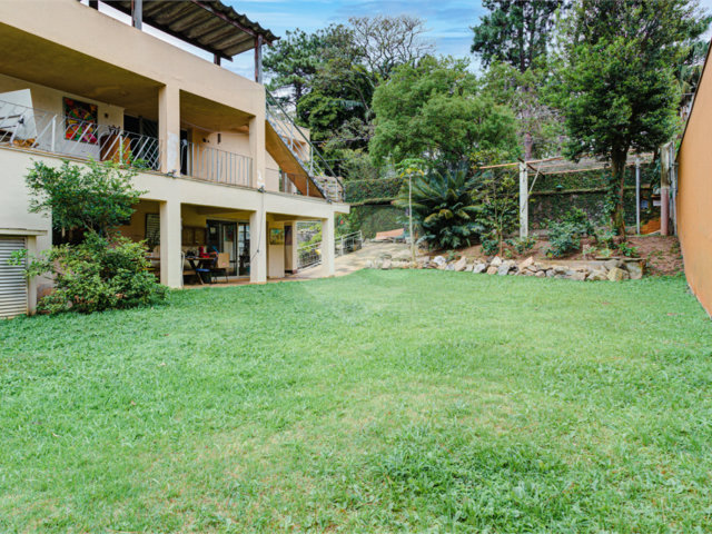 Sobrado à venda com 3 quartos, sendo 1 suíte,  em Chácara Monte Alegre, São Paulo, SP