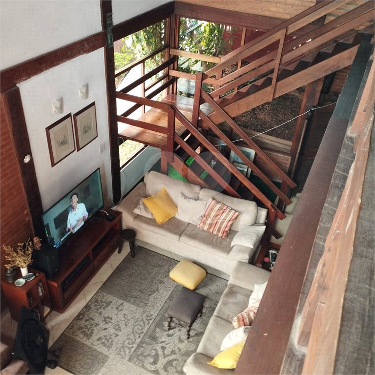 Casa à venda com 3 quartos, sendo 1 suíte, no condomínio Terras de São Francisco, Vinhedo - SP