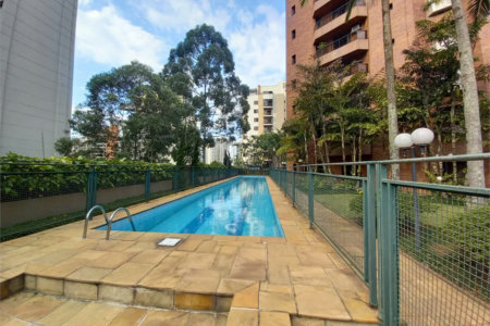 Apartamento à venda com 4 quartos, sendo 3 suítes,  em Vila Andrade, São Paulo, SP