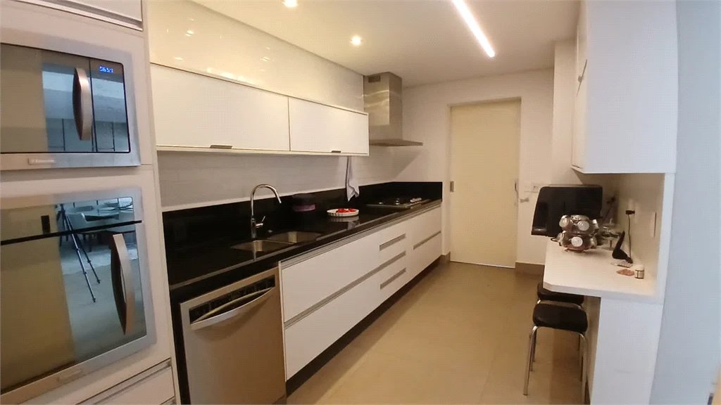 Apartamento à venda com 3 suítes em Jardim Fonte do Morumbi, São Paulo, SP