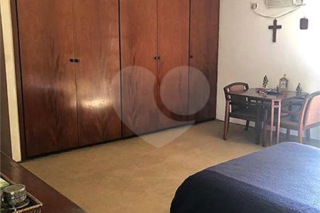 Casa à venda com 4 quartos, sendo 1 suíte, em Vila Cordeiro, São Paulo, SP
