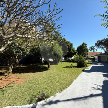 Casa Térrea à venda ou para alugar com 2 suítes em Alvinópolis, Atibaia, SP