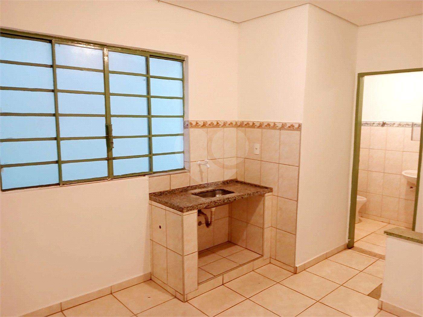 Sobrado à venda com 4 quartos, sendo 1 suíte, no Centro, Ribeirão Preto, SP