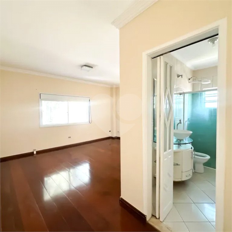 Sobrado à venda com 4 quartos, sendo 1 suíte, em Parque São Domingos, São Paulo, SP