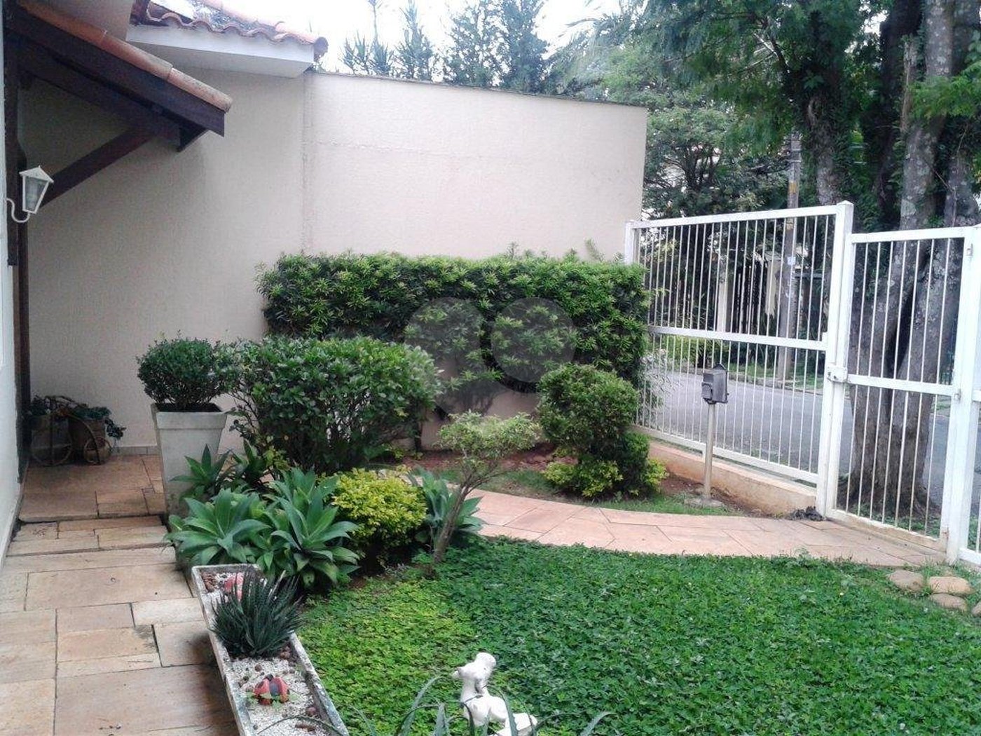 Casa Térrea à venda ou para alugar com 4 suítes em Jardim Floresta, São Paulo, SP