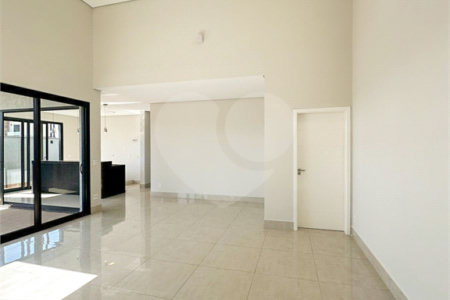 Casa à venda com 3 quartos, sendo 1 suíte, no condomínio Residencial Mont'alcino, Valinhos - SP
