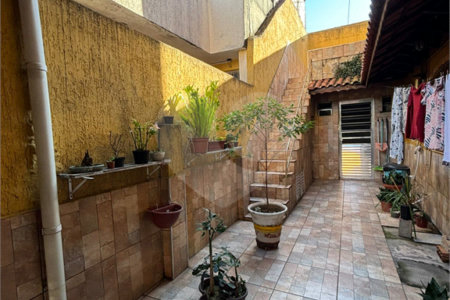 Casa à venda com 3 quartos, sendo 1 suíte, em Vila Galvão, Guarulhos, SP