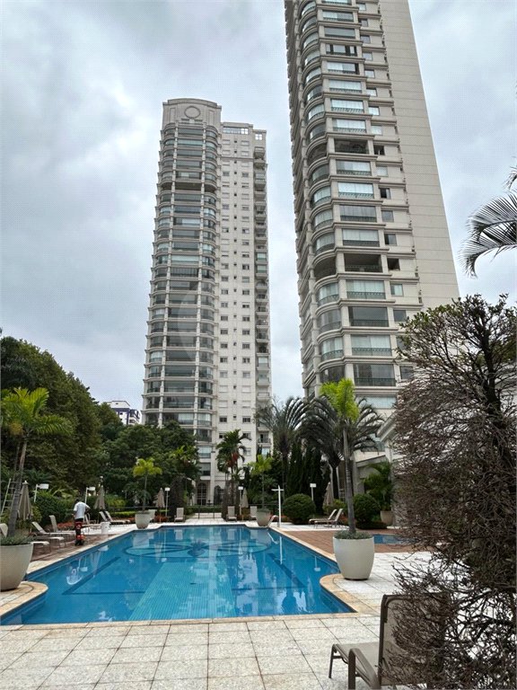 Apartamento para alugar com 3 suítes em Brooklin Paulista, São Paulo, SP