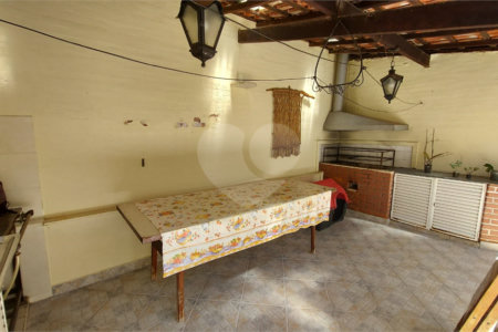 Casa à venda com 4 quartos, sendo 2 suítes, em Jardim São Caetano, São Caetano do Sul, SP