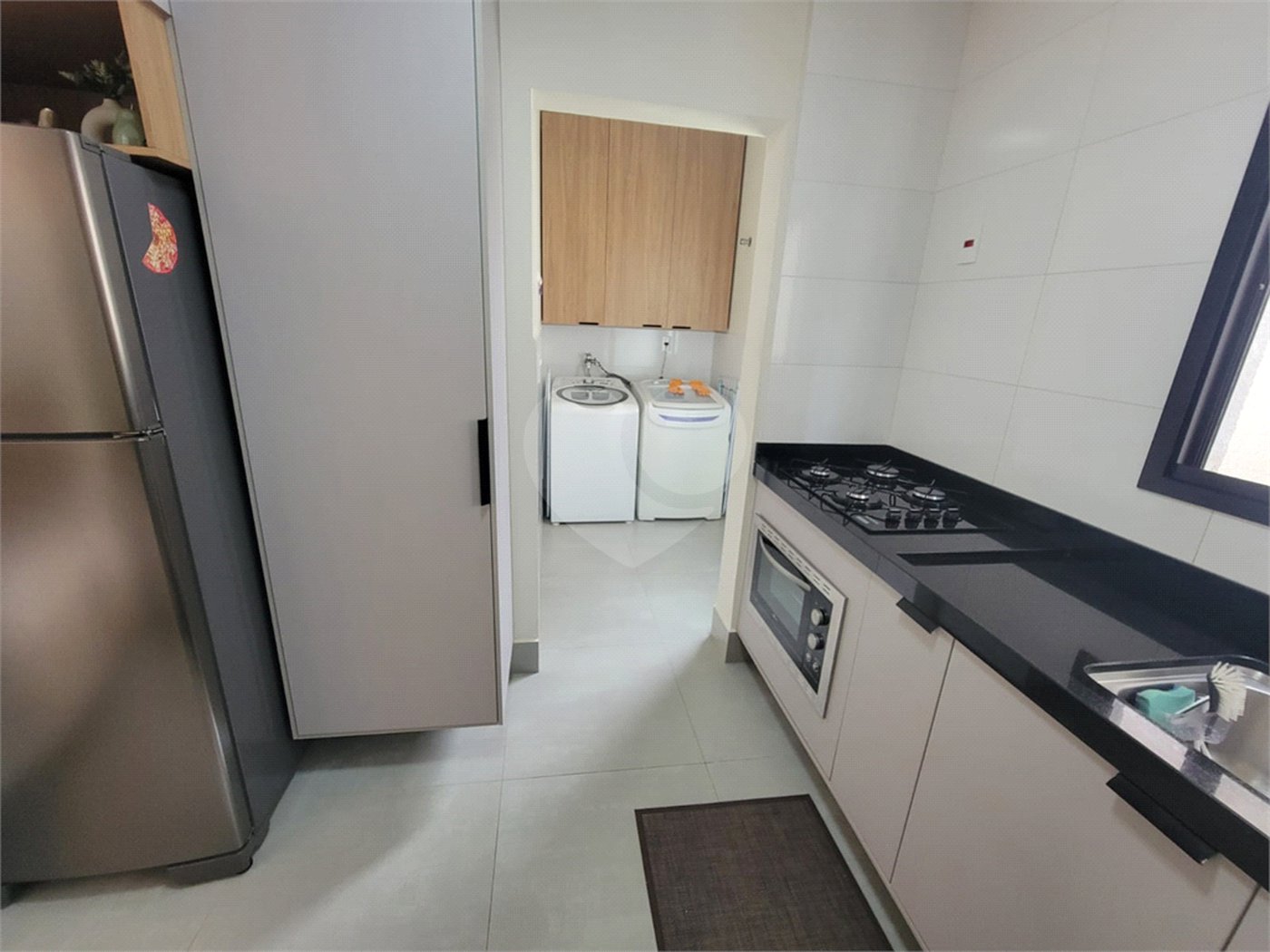 Casa à venda com 3 suítes no condomínio Villaggio Maranello, Vinhedo - SP