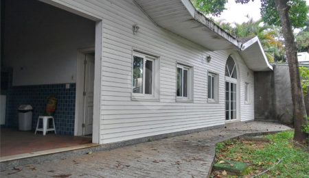 Sobrado à venda com 4 quartos, sendo 1 suíte,  em Jardim Floresta, São Paulo, SP