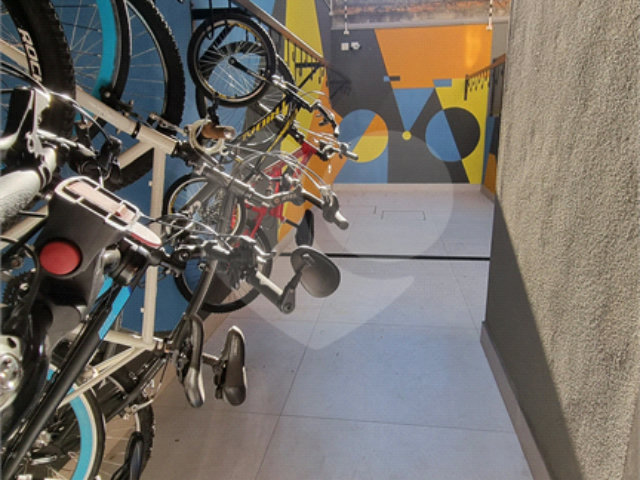 Apartamento à venda com 2 quartos, sendo 1 suíte,  em Moema, São Paulo, SP