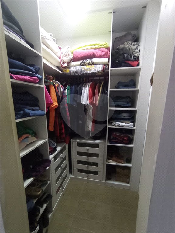 Sobrado à venda com 3 quartos, sendo 2 suítes,  em Jardim Wanel Ville V, Sorocaba, SP