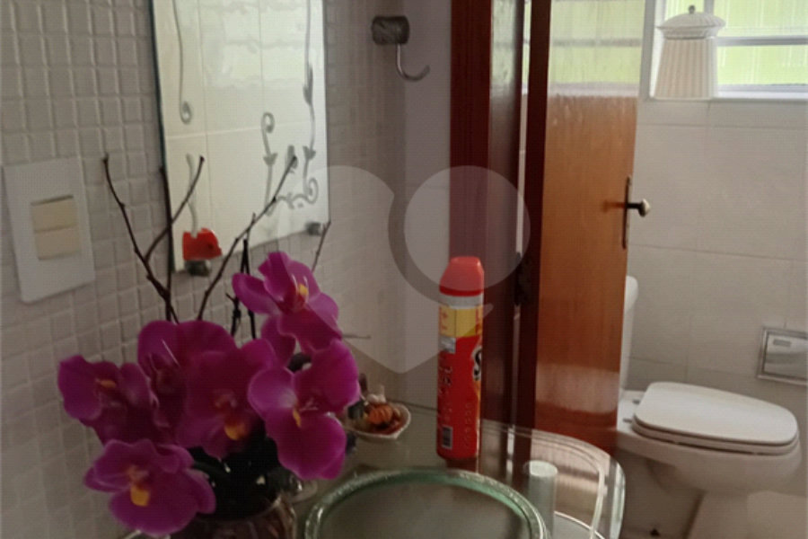 Sobrado à venda com 3 quartos, sendo 1 suíte, em Tremembé, São Paulo, SP