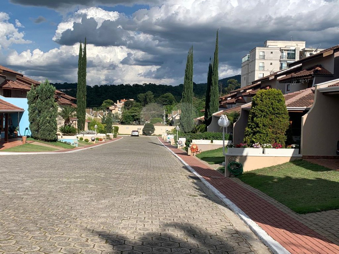 Casa à venda com 5 suítes no condomínio Jardim São Felipe, Atibaia - SP