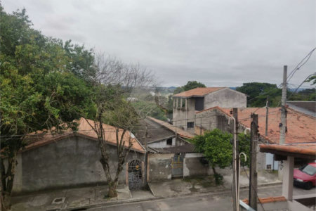 CASA COM DOIS ANDARES SEPARADOS A VENDA NO JARDIM LIMOEIRO, COM 139M²