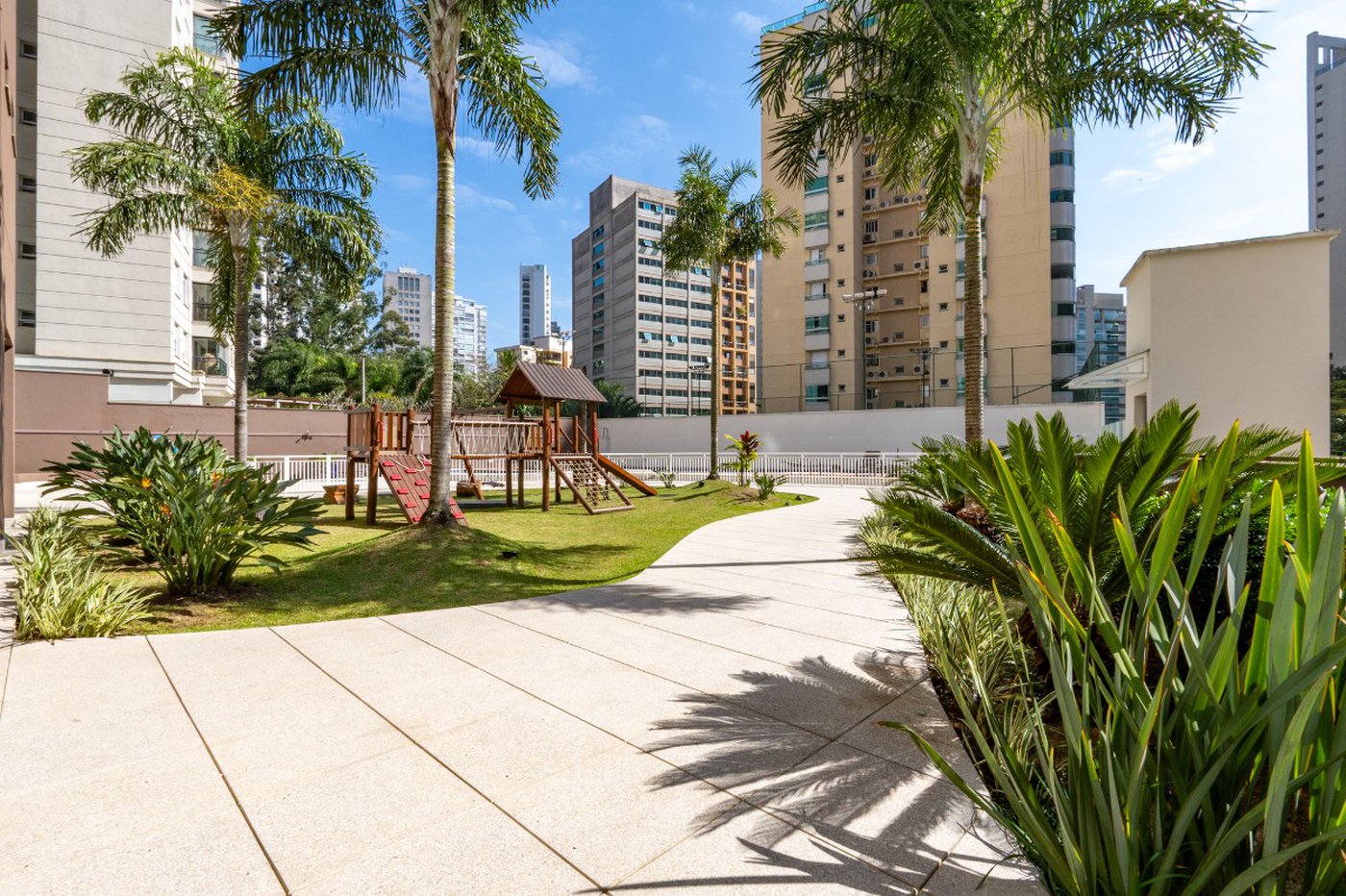 Apartamento para venda em Vila Suzana com 2 quartos, sendo 2 suítes, 103m²