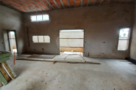 Casa Térrea no Condomínio Village Damha III.