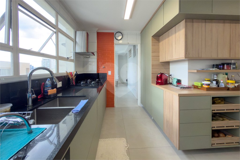 Apartamento com 205 metros no Campo Belo
