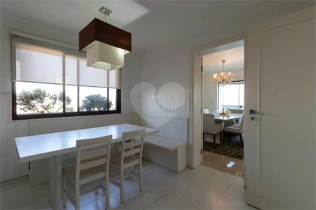 Apartamento à Venda com 260m² - Aclimação