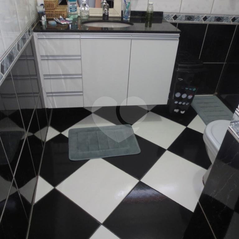 Sobrado à venda com 4 quartos, sendo 1 suíte, em Cambuci, São Paulo, SP