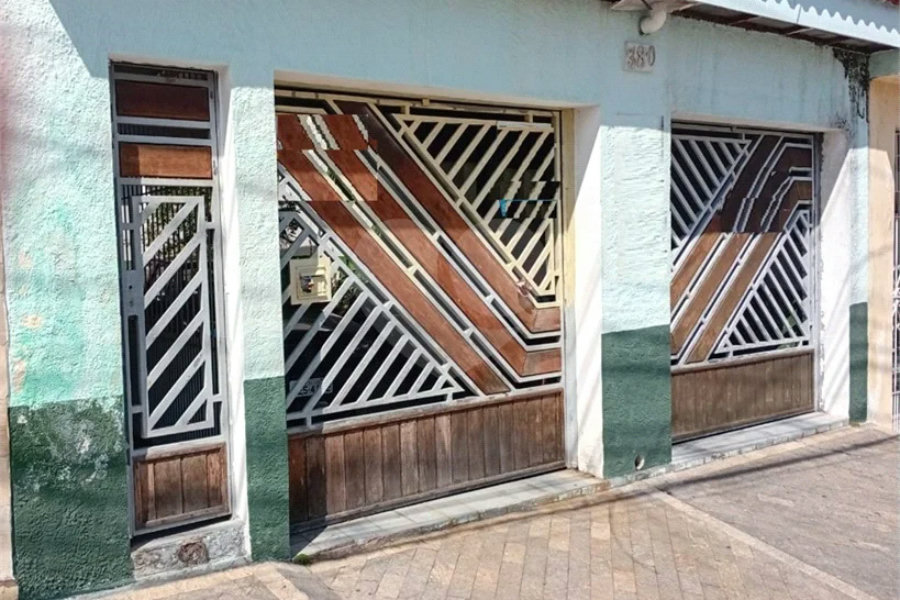 Casa Térrea à venda com 4 quartos, sendo 1 suíte, em Vila Antonieta, São Paulo, SP
