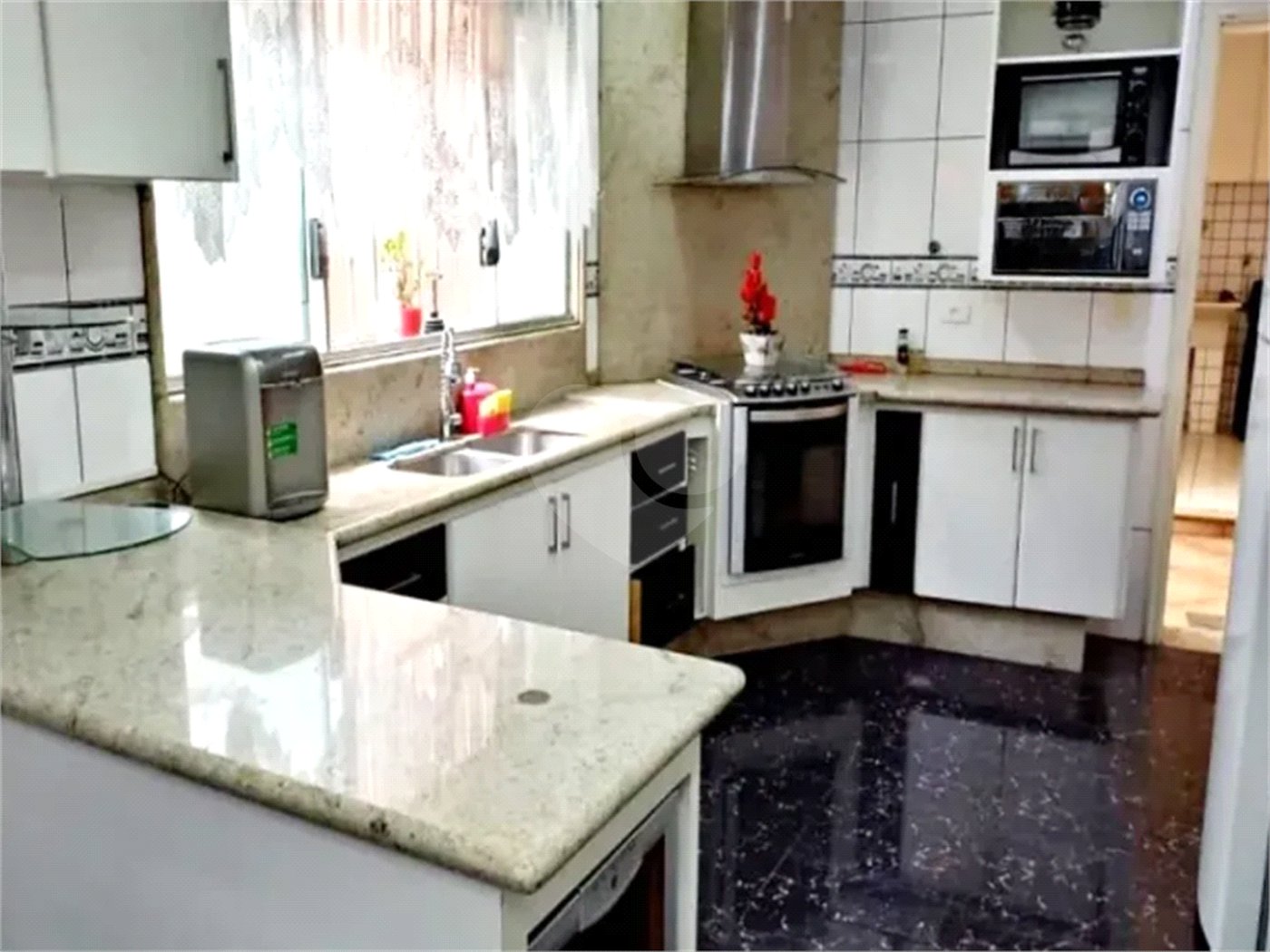 Sobrado à venda com 3 quartos, sendo 1 suíte,  em Vila Palmeiras, São Paulo, SP