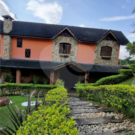 Casa à venda com 4 quartos, sendo 2 suítes, no condomínio Aruã Eco Park, Mogi das Cruzes - SP