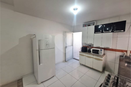 Sobrado à venda com 3 quartos, sendo 1 suíte, em Vila Campanela, São Paulo, SP